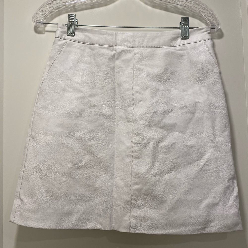 TopShop | White Faux Leather skirt - size 4